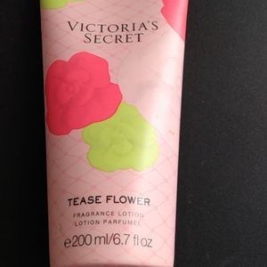 Victoria's Secret Tease Flower Fragrance Lotion